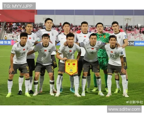 聚焦老牌国足球星回顾辉煌历程与贡献展望未来发展