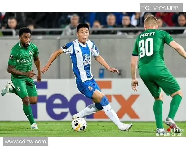 足球新星拉斐尔崛起带领球队走向荣耀的传奇之路