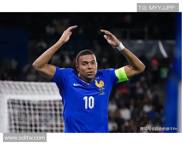 足球明星伪装成老人挑战自我引发关注背后故事揭秘